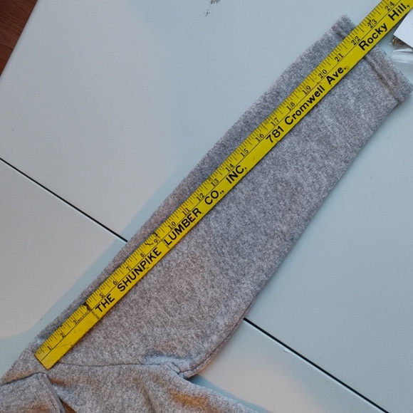 NWT WOMEN'S ZIP UP SWEATER - Picture 8 of 11